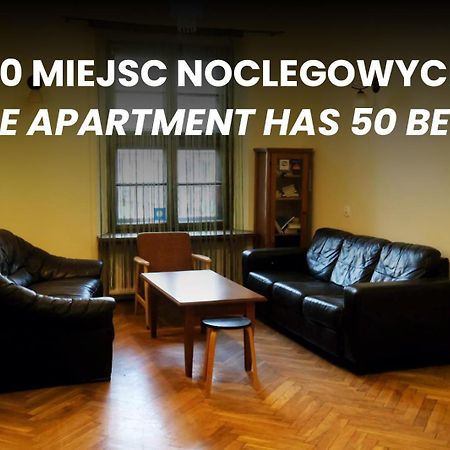 50 People Apartment Krakau Buitenkant foto