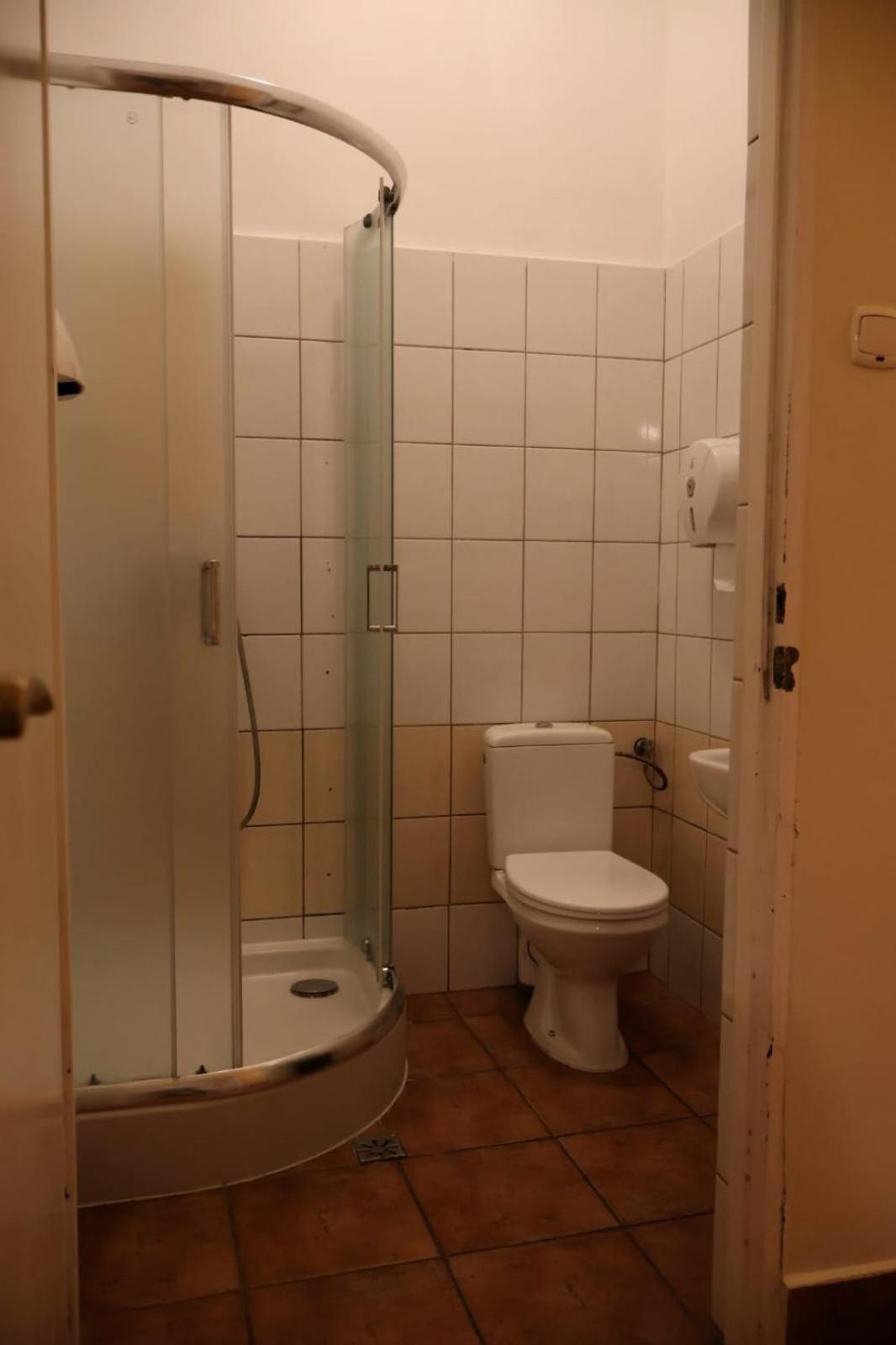 50 People Apartment Krakau Buitenkant foto