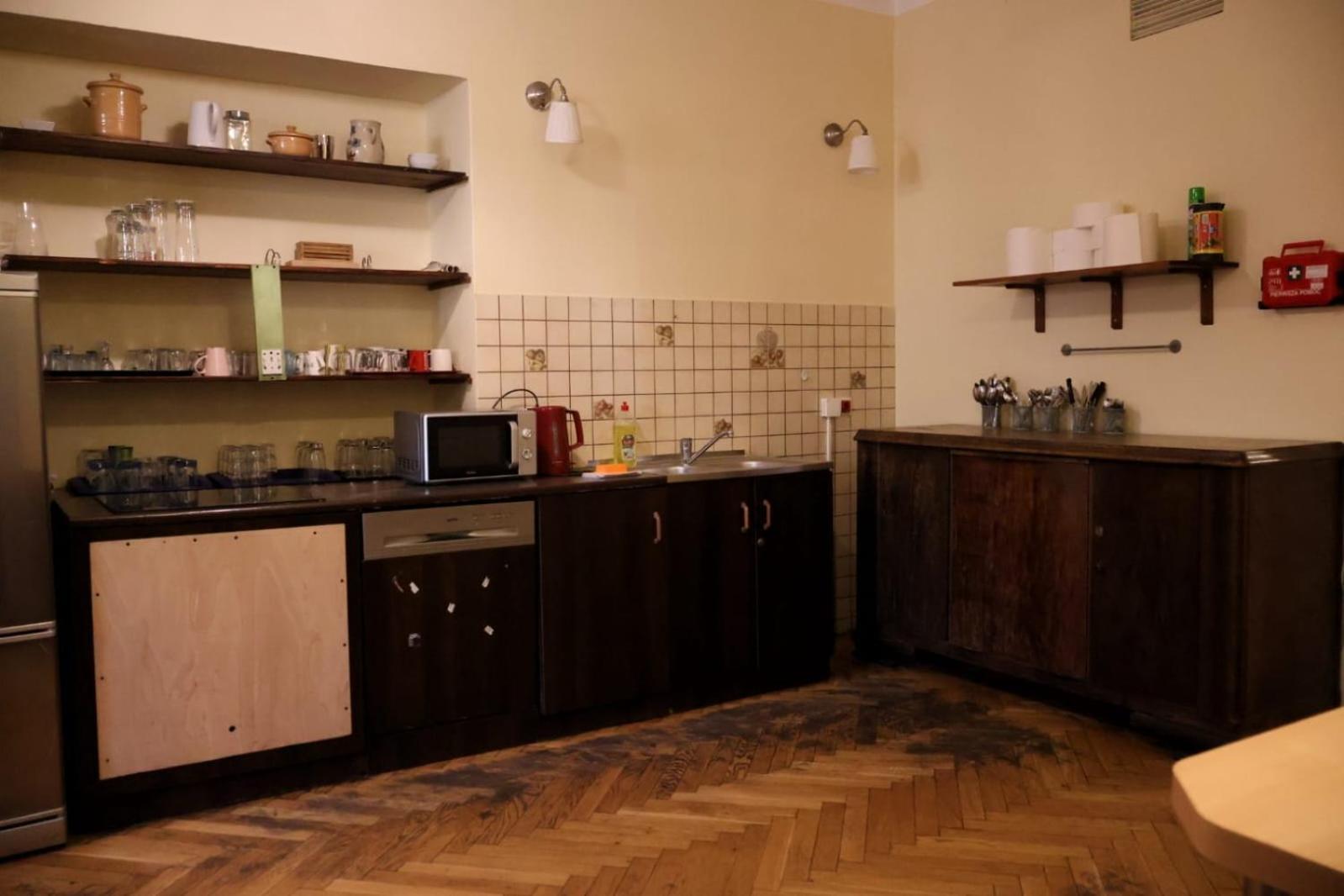 50 People Apartment Krakau Buitenkant foto